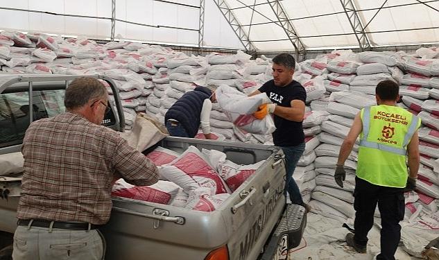 Büyükşehir’den çiftçilere yüzde 50 hibeli gübre dağıtımı sürüyor