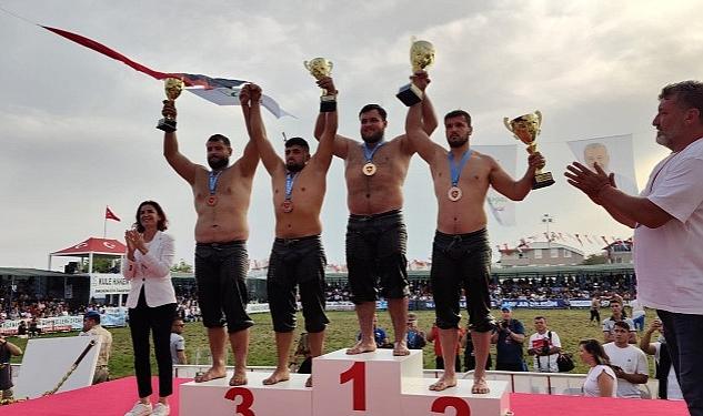 Gölcük Belediyesi Pehlivanı Manavgat’ta Şampiyon Oldu