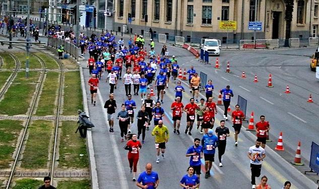 İzmir trafiğine maraton düzenlemesi