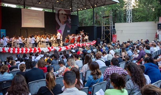 İzmirliler, İnci Vakfı Çocuk ve Gençlik Orkestrası’yla 19 Mayıs coşkusunu dolu dolu yaşadı