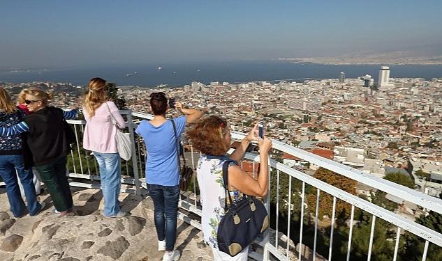 ‘Konak Tarih Gezileri’ne yoğun ilgi