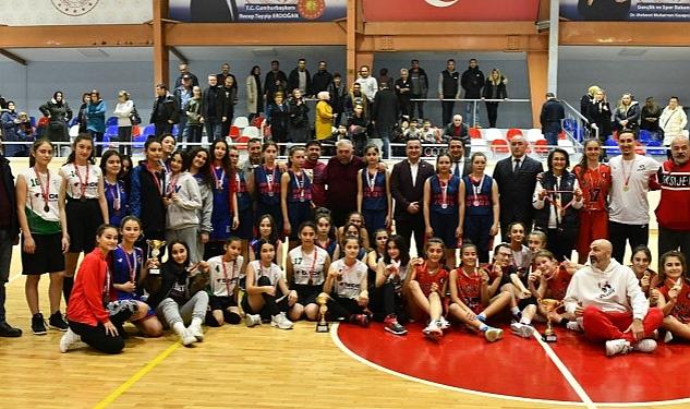 Mustafakemalpaşa Sporda Altın Çağını Yaşıyor