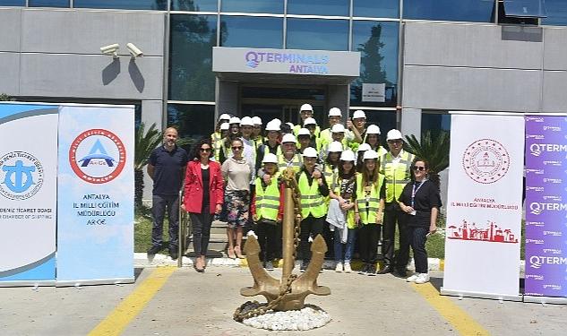 QTerminals Antalya, “Toroslar’dan Akdeniz’e” projesiyle 400 öğrenciyi limanda ağırladı