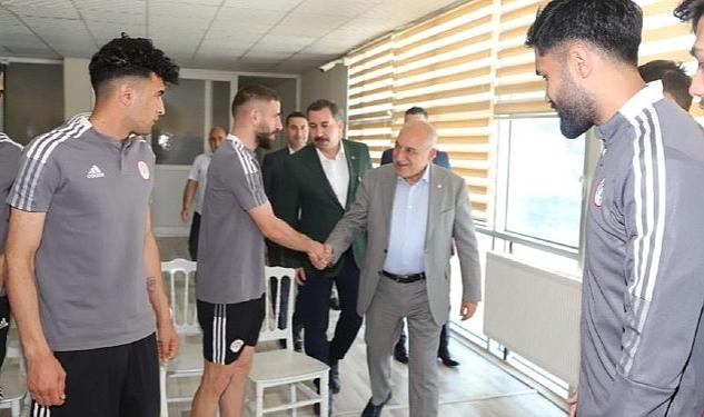 TFF Başkanı Büyükekşi’den, Karbel Karaköprü Belediye Spor’a Ziyaret