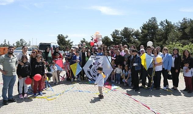 Uçurtmalar Primer İmmün Yetmezliği olan çocuklar için havalandı Deprem Bölgesinde “Umut Şenliği”